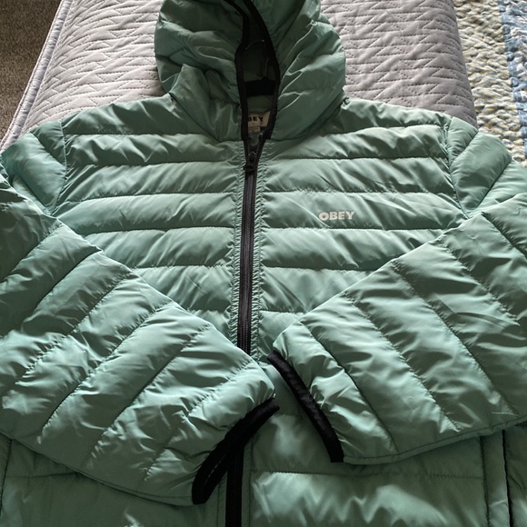 NWT OBEY league micro puffer hooded jacket - Picture 8 of 8